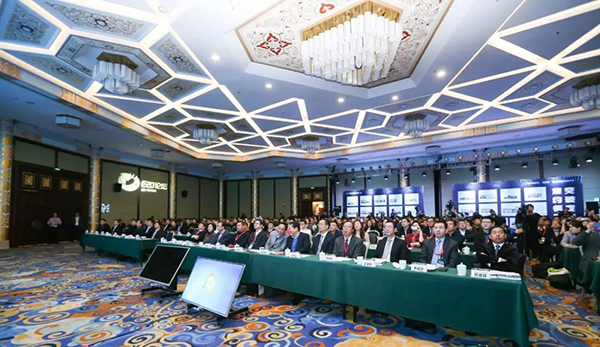 asiagame获评“2018年度固废行业最具影响力企业”，，党委书记、总裁乔德卫出席固废战略论坛并揭晓主旨演讲